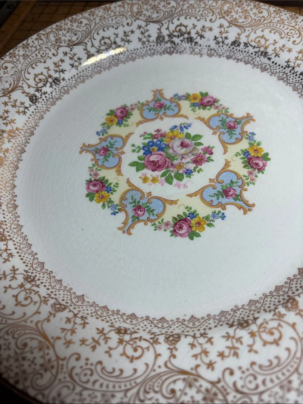 Pair Parisian Center Dinner Plates 10 1/8”D Made USA 22K Gold Pattern Rim Floral